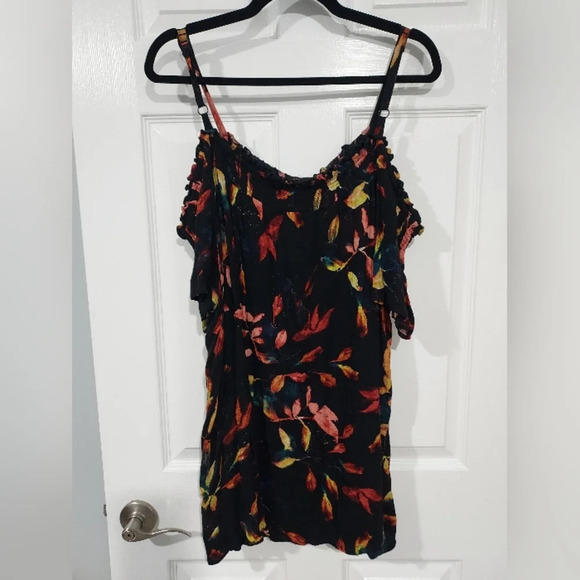 Torrid Floral Black Rayon Crepe Smocked Cold Shoulder Top in Size 3 / 22-24 - Picture 7 of 14